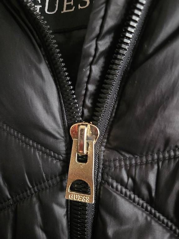 Giacche: Veste Guess noire taille M – Usato da Petit-Lancy venduto da ZazouB 1