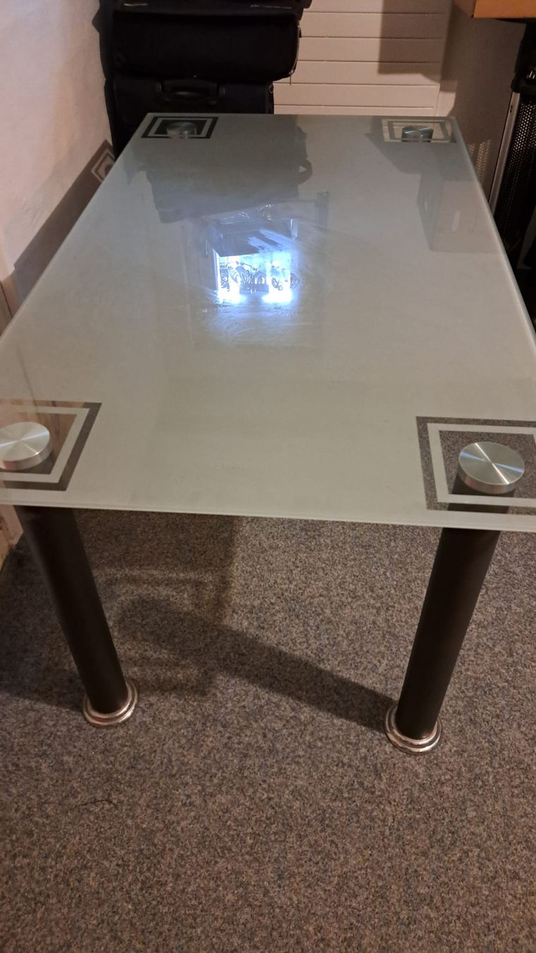 Tables: Glastisch – D'occasion à Horw par sch_m77v