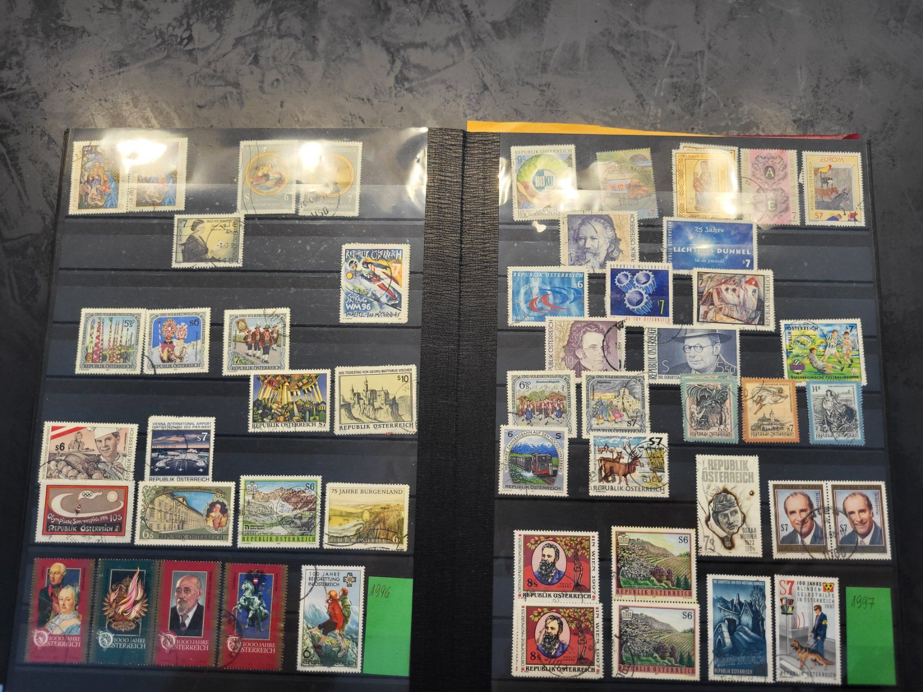 Alle Briefmarken: Sammlung Album - Oesterreich – Gebraucht aus Rümlang von Turrin 9