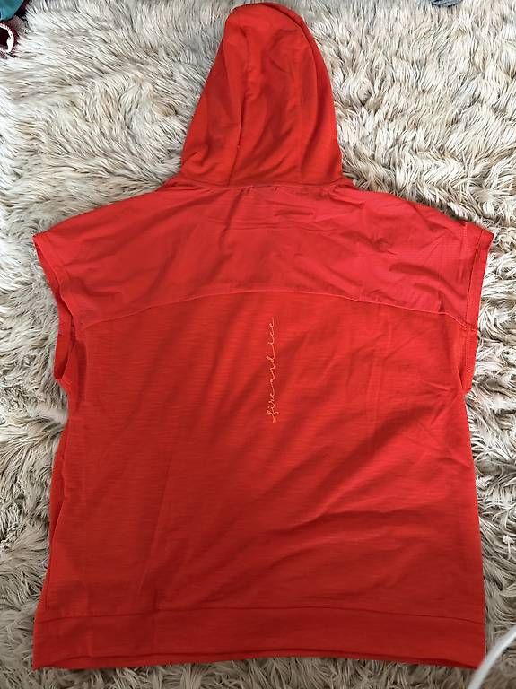 T-shirt: Feines Funktionsshirt Bogner – Usato da Seedorf UR venduto da Lia_mia 1