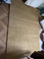 Rechteckiger Teppich, beige, in gebrauchtem Zustand