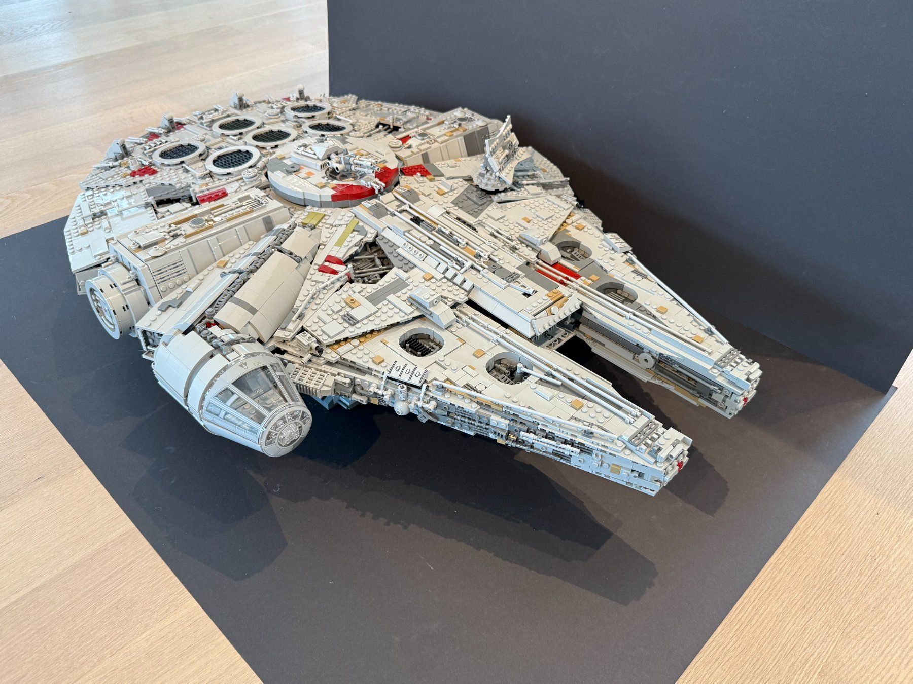 Lego Baukästen: 75192 LEGO Star Wars UCS Millennium Falcon – Gebraucht aus Muri AG von Lego-Collector