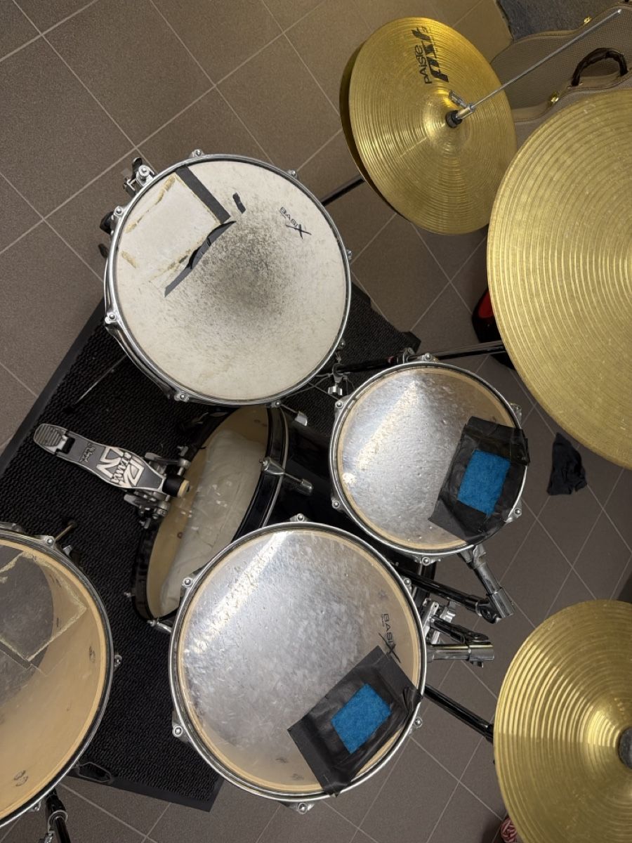 Strumenti musicali: Schlagzeug Basix – Usato da Solothurn venduto da Ojeanric 1