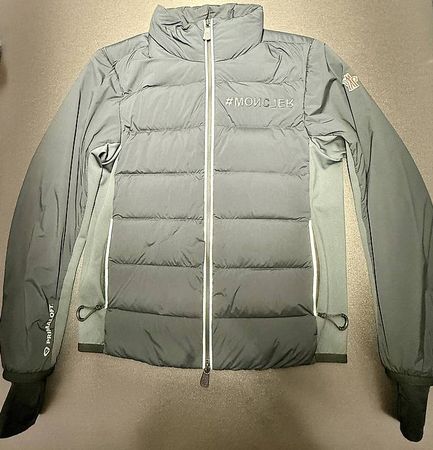 Moncler Jacke, Grösse M, dunkelblau