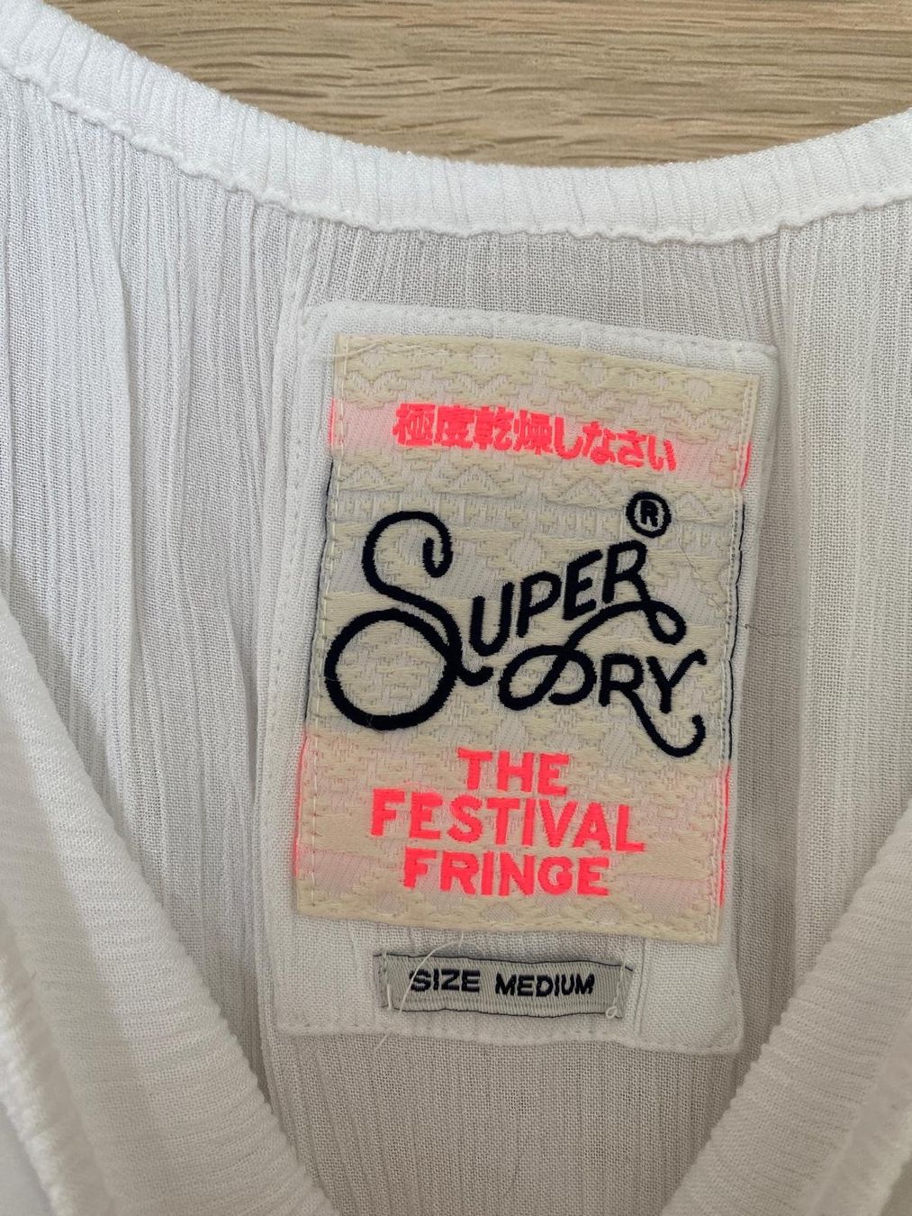 Superdry Robes: Robe Superdry, taille Medium – D'occasion à Bern par gil_rkx8 4