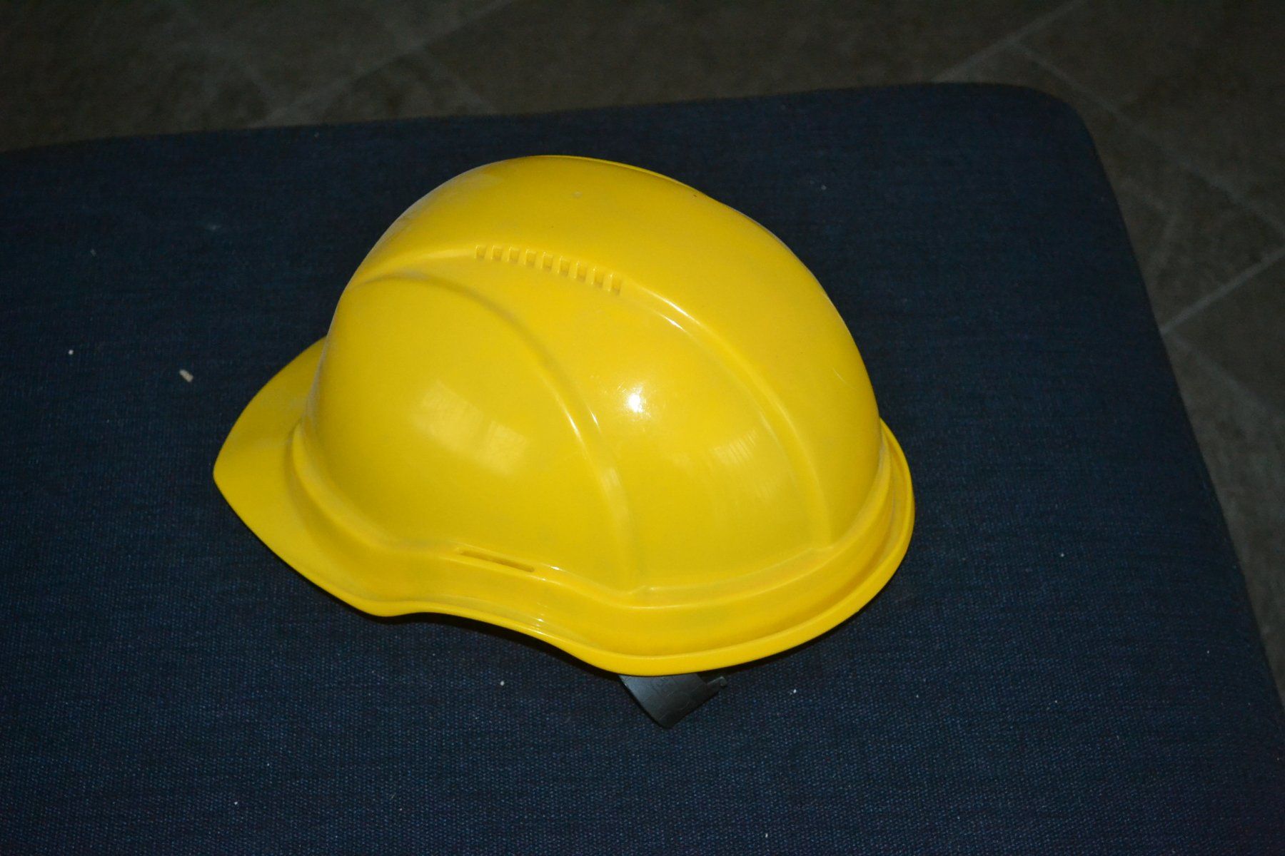 Protezione per viso e udito: Bauhelm Grösse 54 - 61 – Usato da Kölliken venduto da Knorrli58 1