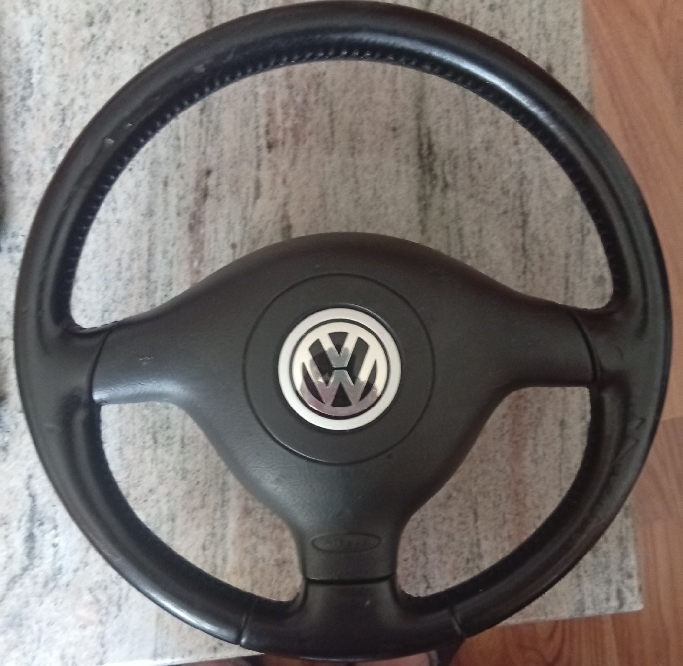 VW Tutti pezzi di ricambio auto: VW Lenkrad  – Difettoso da Recherswil venduto da Esox122