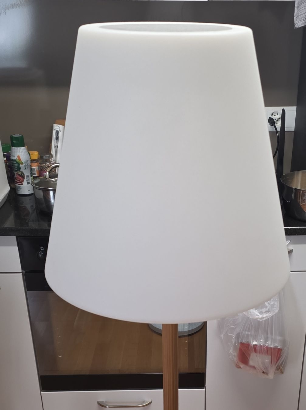 Lampade: Stehlampe Weiss Holz Gestell Solar – Nuovo (secondo la descrizione) da Pratteln venduto da fol_6kl6