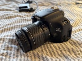 Canon 600D (Rebel T3i) + 18-55mm + 2 Akkus + Dummy  Top Set
