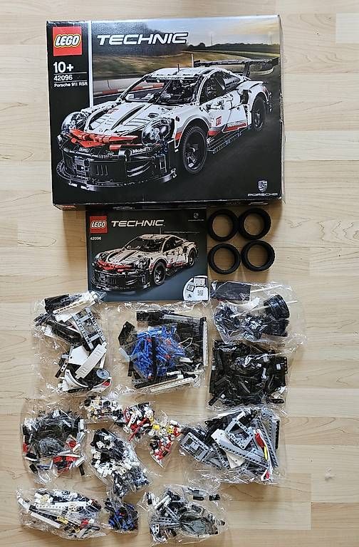 Jeux de construction: 2x Lego Technic inkl. 1x Plexiglasvitrine – D'occasion à Wildegg par Dragon81
