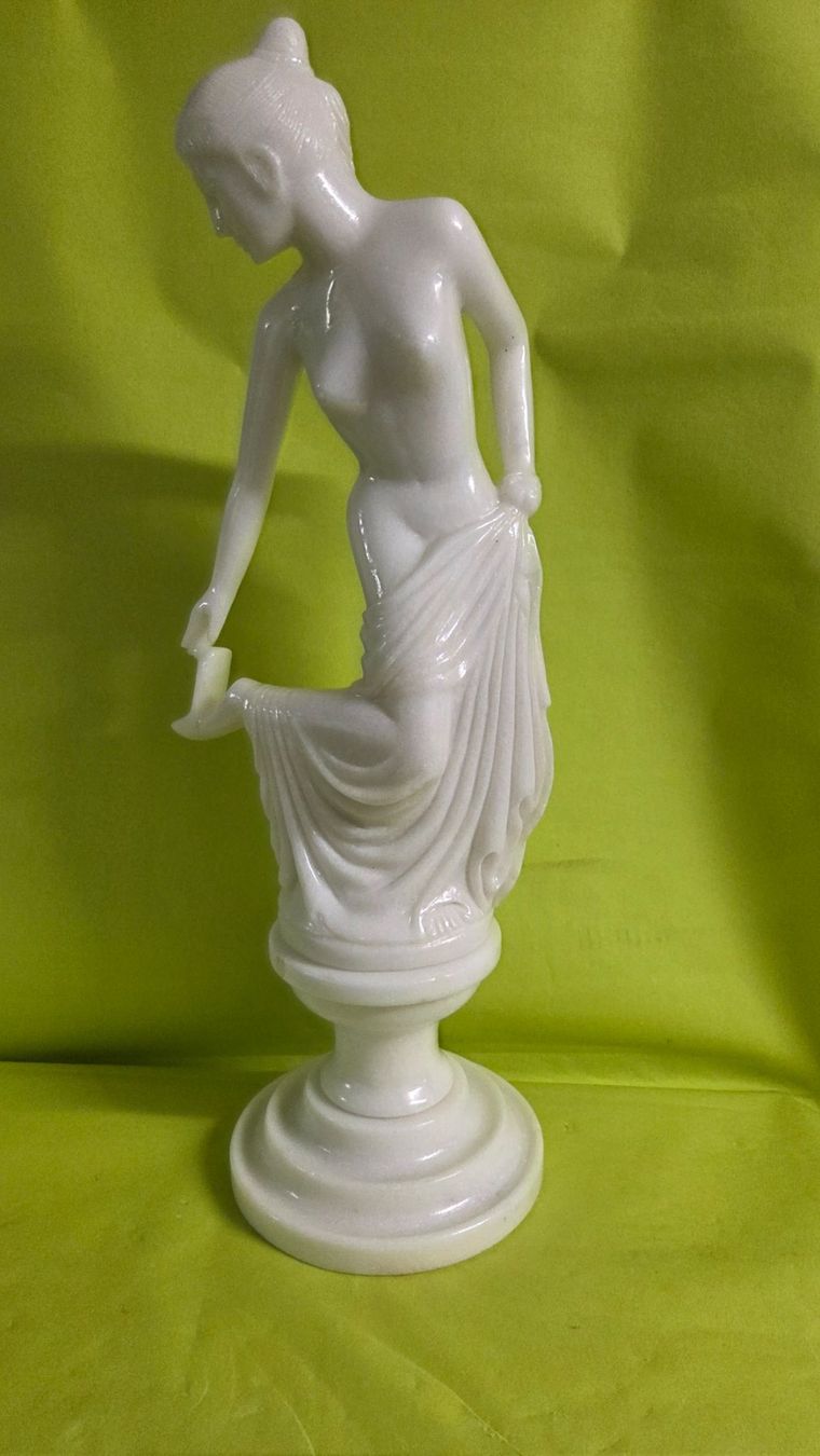 Sculture & Statue: Lady aus edlem Marmor 55cm – Nuovo (secondo la descrizione) da Roggliswil venduto da Mabelco