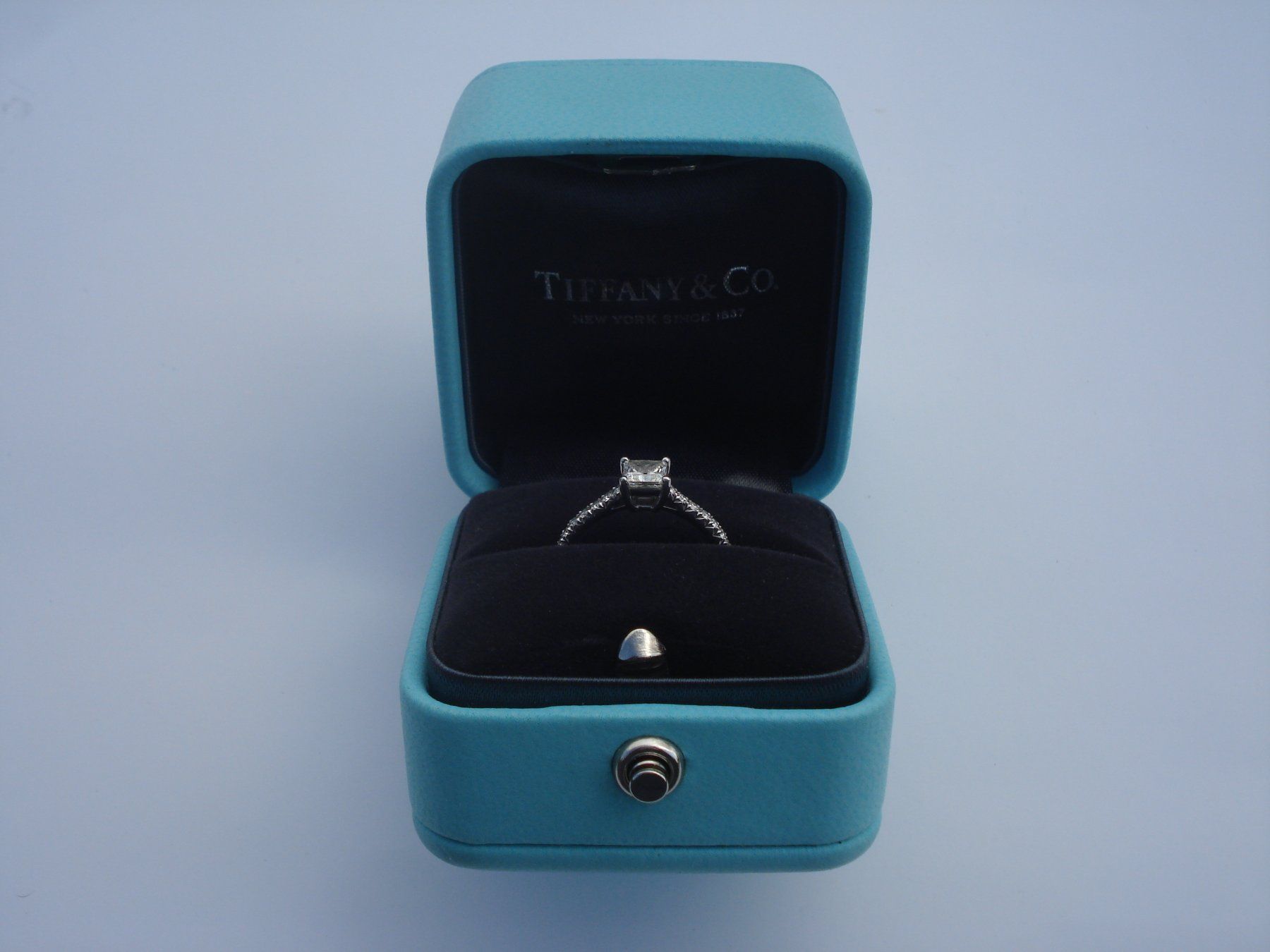 Tiffany & Co. Ringe: Tiffany & Co. Ring Princess Cut Pt 950 – Gebraucht aus Basel von art.basel 3
