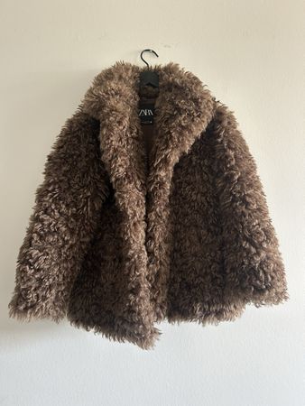 Zara Jacke