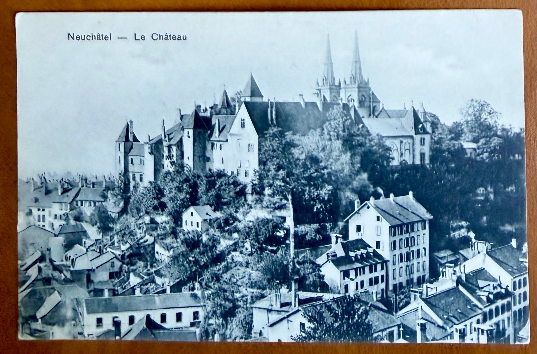 Cartoline postali: Neuchâtel - quartier devant Le Château 1906 – Usato da Lutry venduto da Ediego