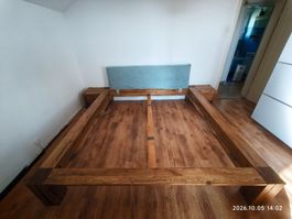 Doppelbett Massivholz 180x200 + Nachttisch