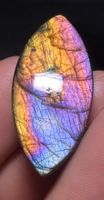 Wunderschönes Labradorit Cabochon von höchster Qualität