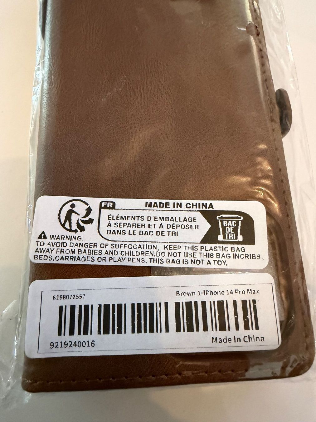 Apple Cover & Protezioni schermo: iPhon 14 Pro Max Cover braun Kunstleder mit Magnet Einsatz – Nuovo e nell'imballaggio originale da Kölliken venduto da Teguwegu 5