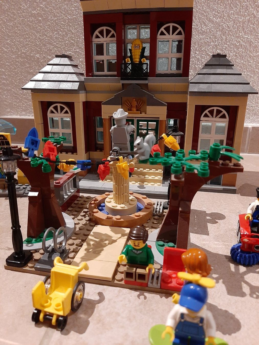 Lego Giocattoli: Lego City 60271 Stadtplatz/ Main Square – Usato da Laufen venduto da Julie231004 1