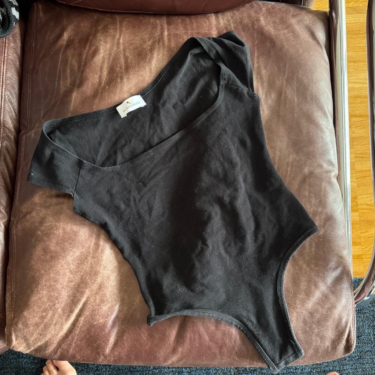 Top: Gil Rodriguez Black Bodysuit – Usato da Fribourg venduto da mariedw