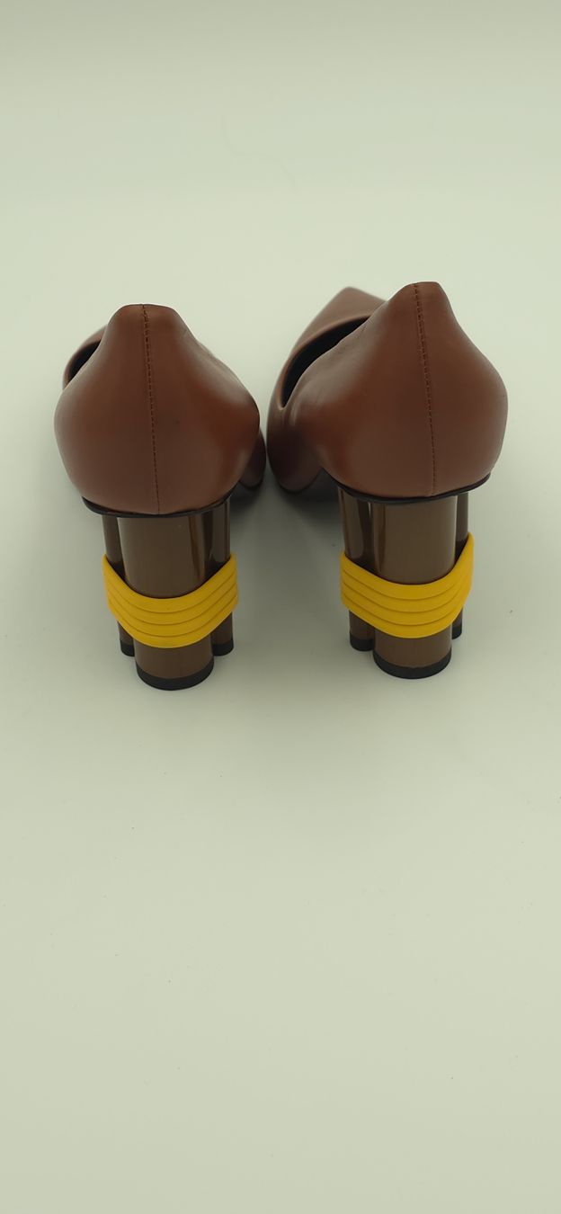 Balenciaga Scarpe da donna: Balenciaga Paris Pumps mit Statement-Absatz – Usato da kaisten venduto da NinaLina_K 1