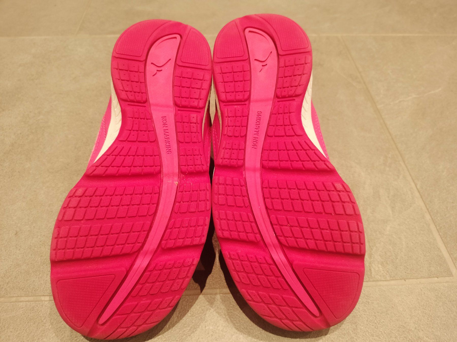 Scarpe per ragazze: Turnschuh pink Grösse EU 29 – Usato da Neftenbach venduto da TheKringel 1