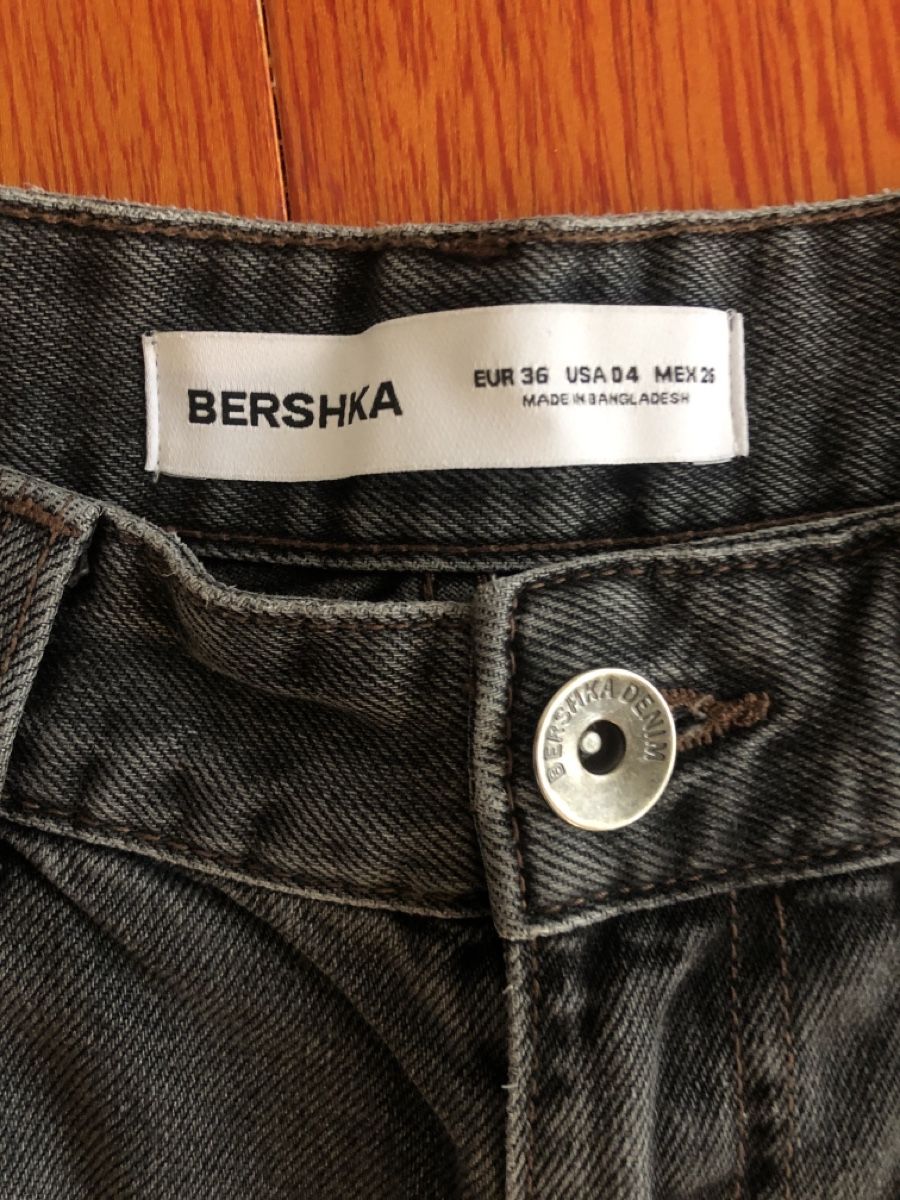 Bershka Jeans: Pantalon jeans taille basse – Usato da Etoy venduto da lui_7mth 1