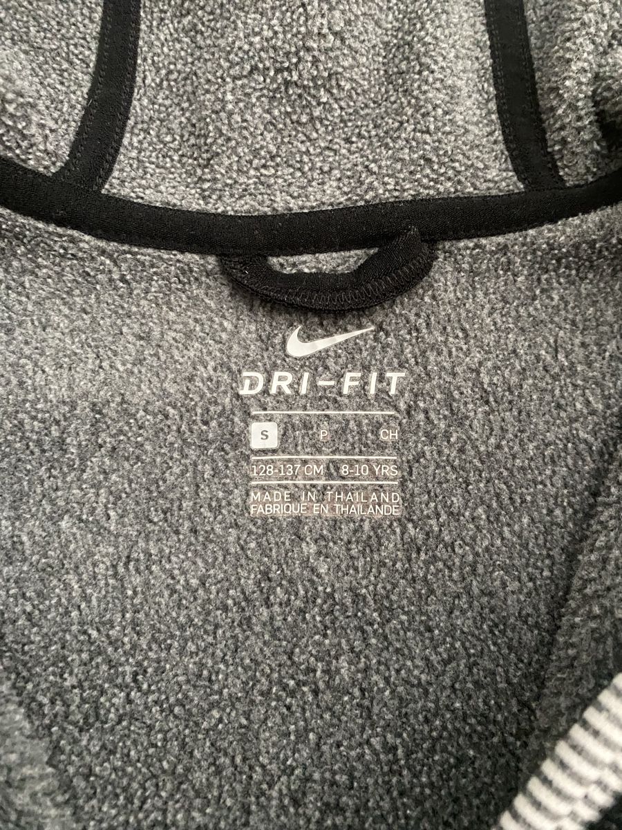 Nike Jacken & Mäntel: Fleecejacke mit Kapuze gestreift – Gebraucht aus Freidorf TG von sito75 2