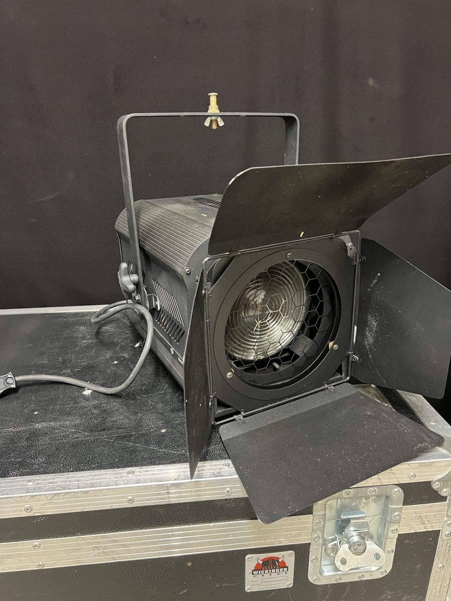 Lampade: 6er Set / Scena 2000s DTS/ inkl. Flight-Case – Usato da Oberuzwil venduto da MusicMinimax 1