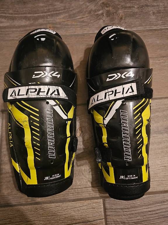 Schutz & Schoner: Warrior Eishockeybeinschoner Alpha DX4, gebraucht – Gebraucht aus Niederweningen von Reto_81
