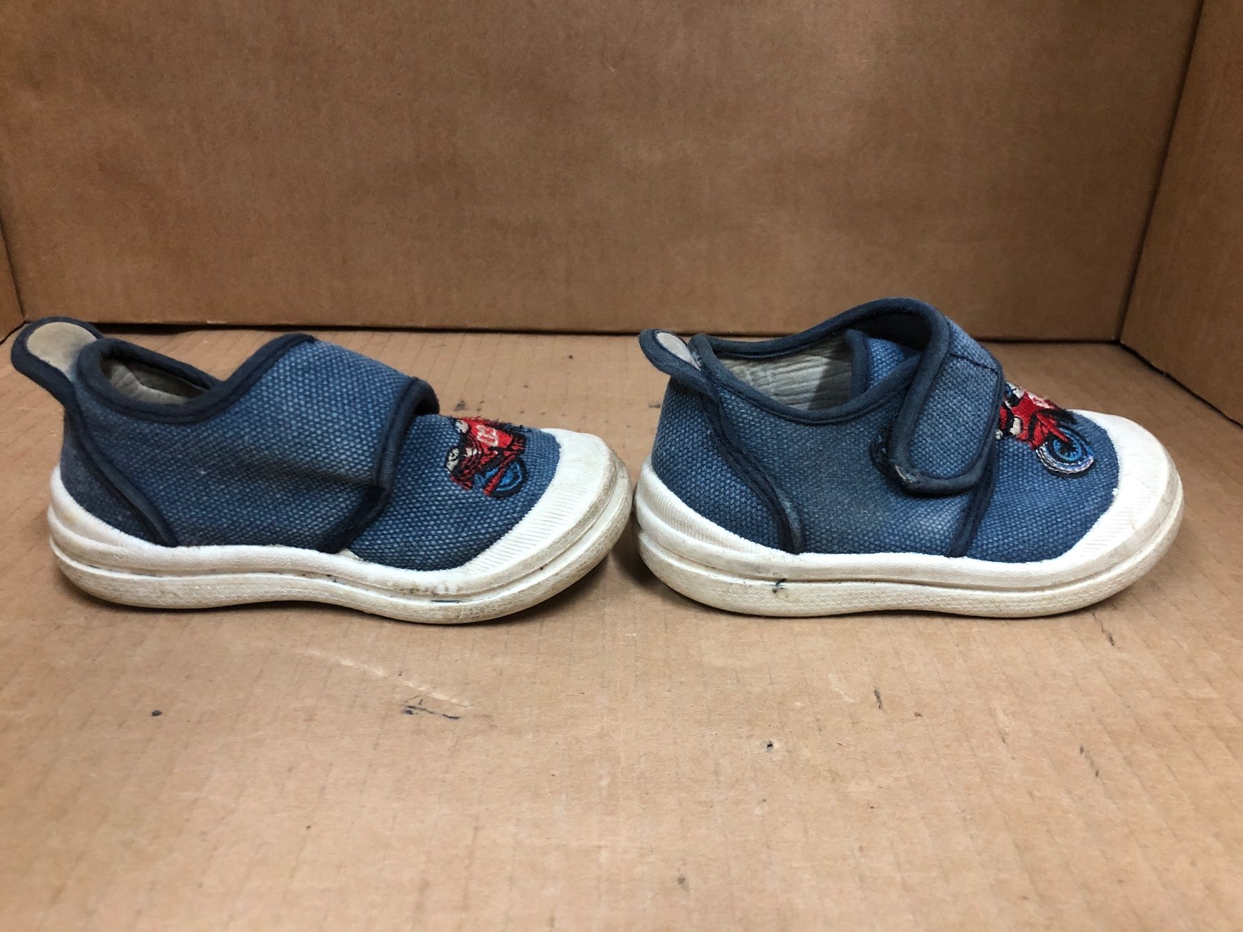 Scarpe per ragazzi: Kinderschuhe Töff Grösse 21 – Usato da Eschlikon TG venduto da RamonaSt 2