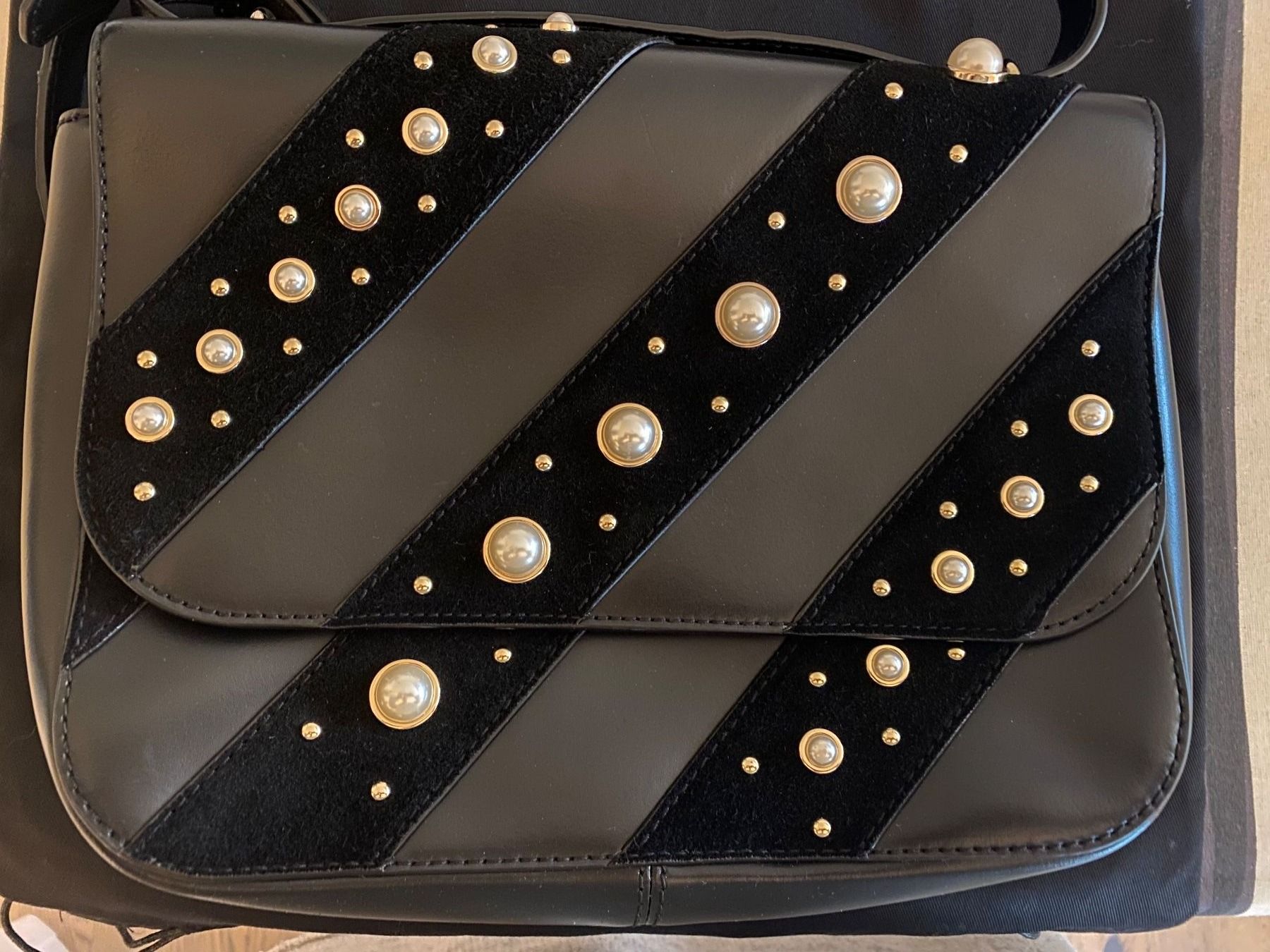 Karl Lagerfeld Taschen für Damen: Karl Lagerfeld Umhängetasche – Gebraucht aus Wetzikon ZH von Deba26