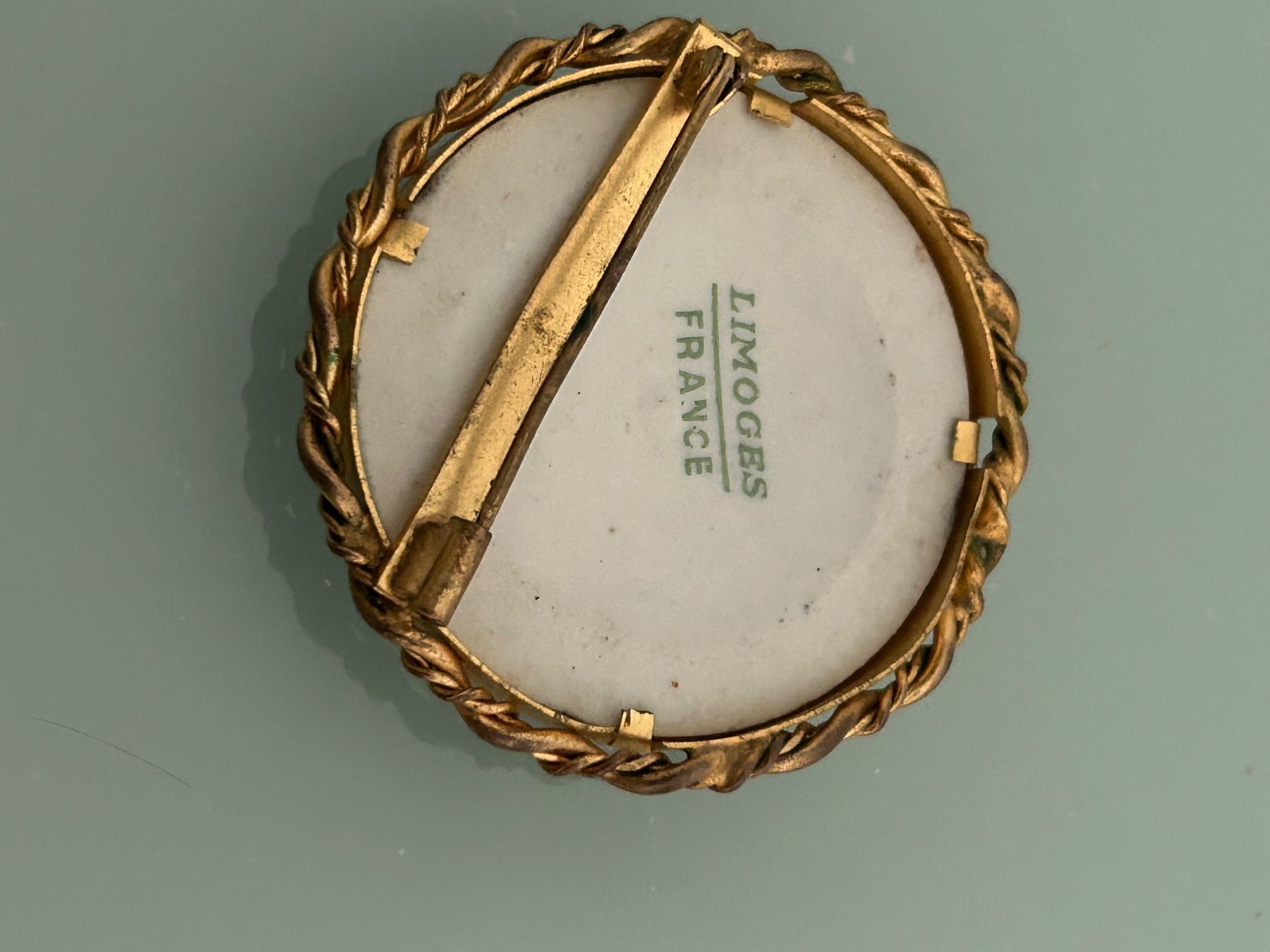 Broches & Aiguilles: Wunderschöne, alte Limoges-Brosche – D'occasion à Eschenz par glaro14 4