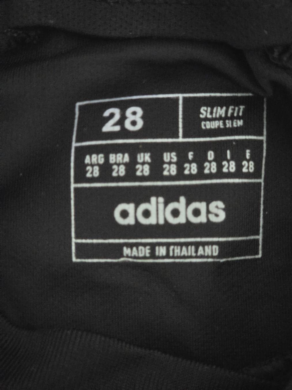 Adidas Scarpe, pantaloni & magliette da ginnastica: Inter Miami Trickot Messi Kinder Grösse 28 Schwarz Rosa – Usato da Unterengstringen venduto da pascalkurmann 2