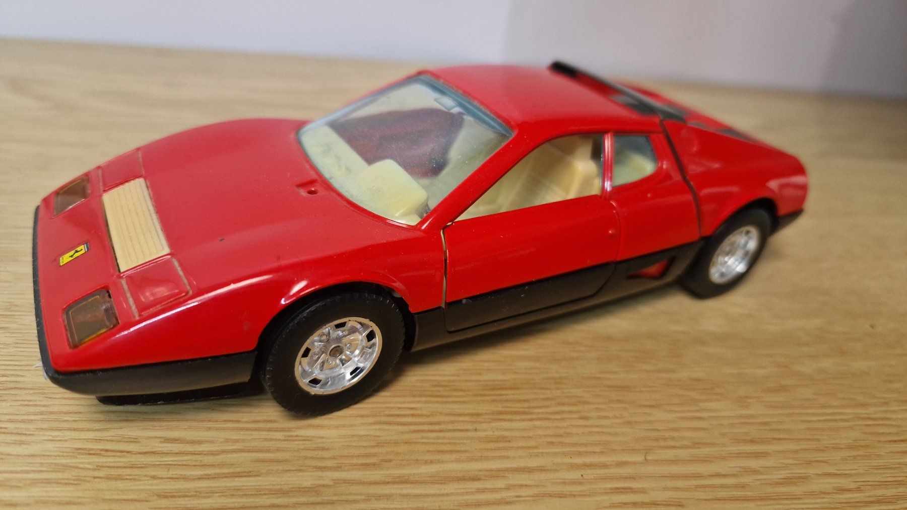 Ferrari Modellautos: Modellauto 1/24, Ferrari BB512, rot – Gebraucht aus Weisslingen von and-lo73