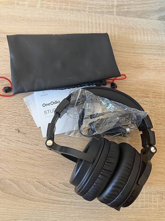 Cuffie: Bluetooth Kopfhörer  – Usato da Huttwil venduto da Userabcde