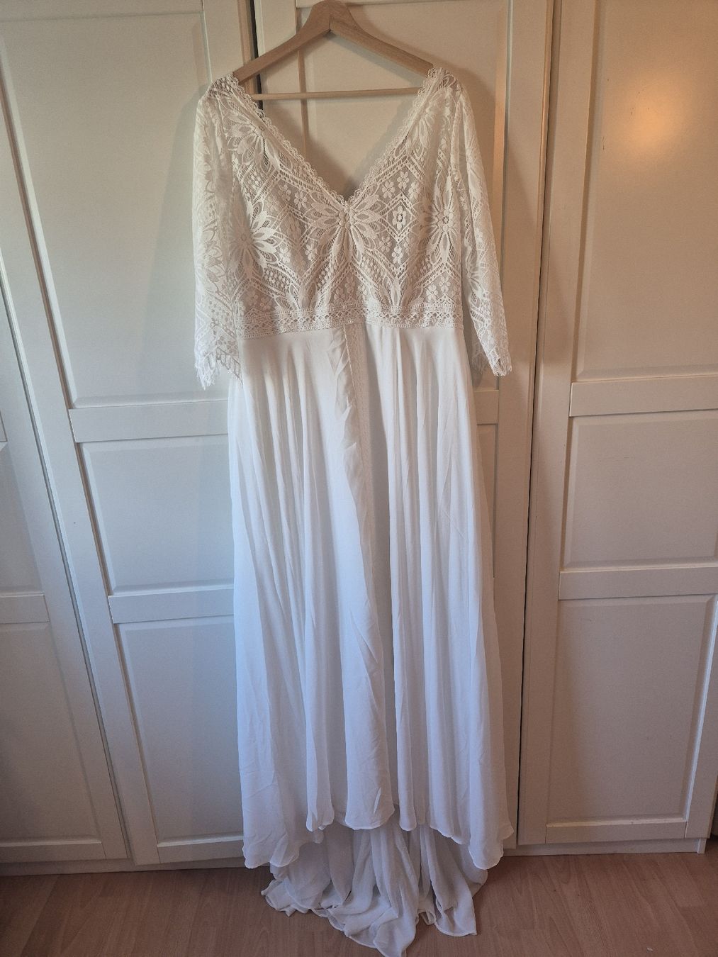 Vestiti: Hochzeitskleid Spitze Boho Langarm Weiss Grösse 44  – Nuovo e nell'imballaggio originale da Allschwil venduto da isalutza 3
