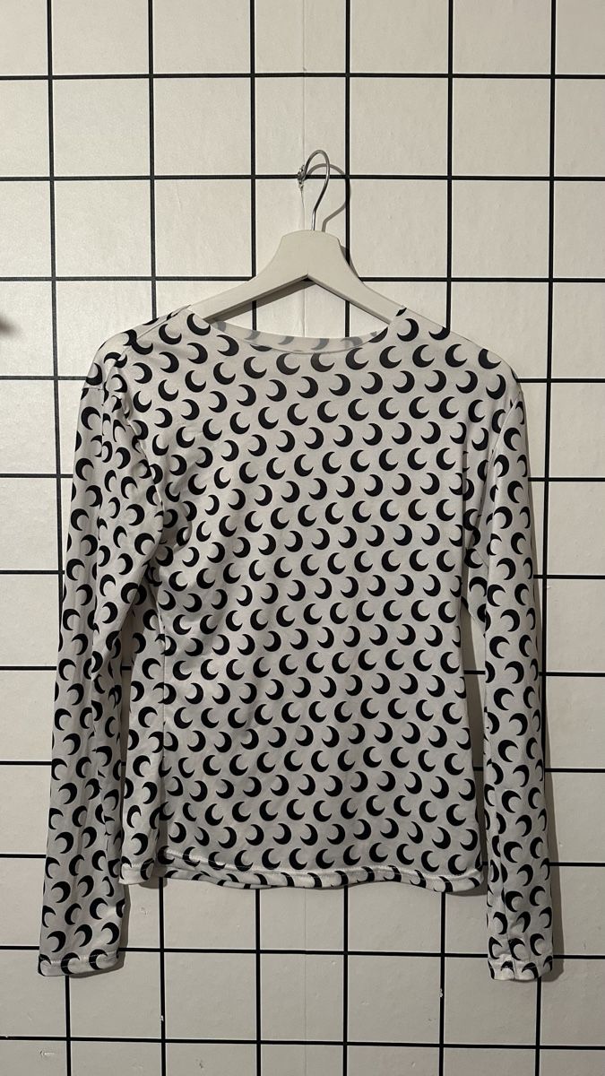 Top: Moon Print Long Sleeve Top - Size S/M – Usato da Genève venduto da ravehotline