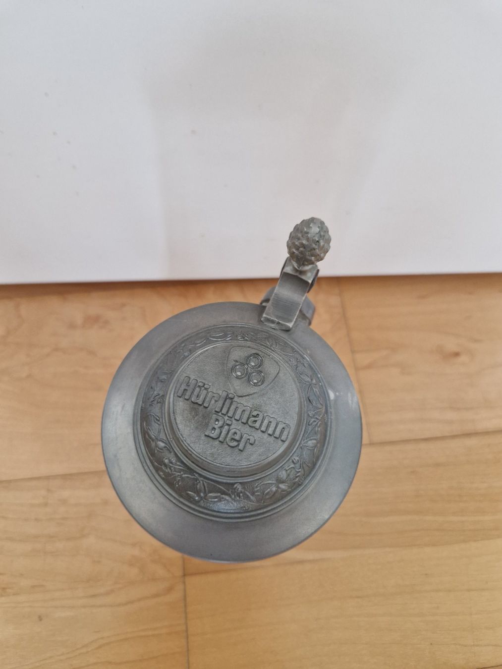 Hürlimann Bicchieri: Hürlimann Bierkrug mit Zinndeckel – Usato da Wallisellen venduto da soat 2
