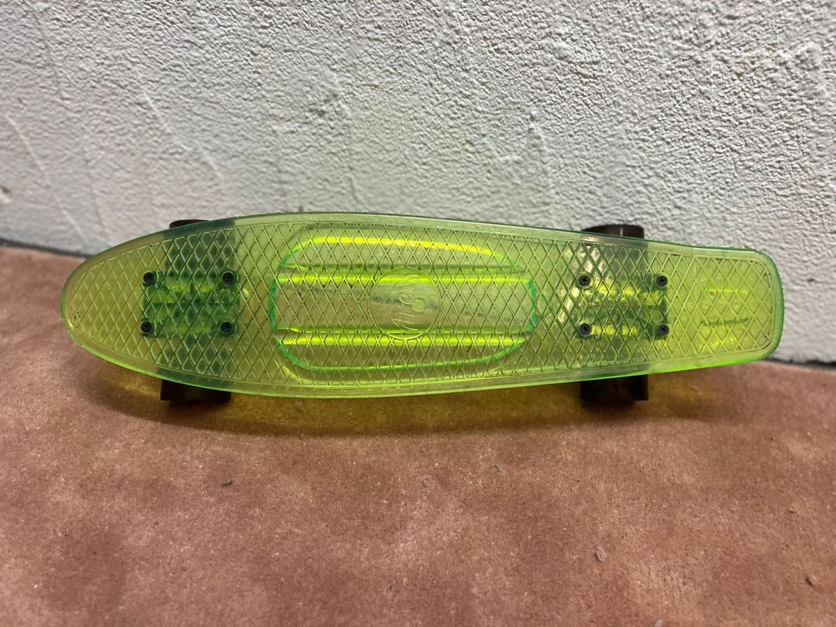 Penny Skateboards Skateboards: Skateboard/Pennyboard, transparent grün – Usato da Hinterkappelen venduto da bar_ms2z 1
