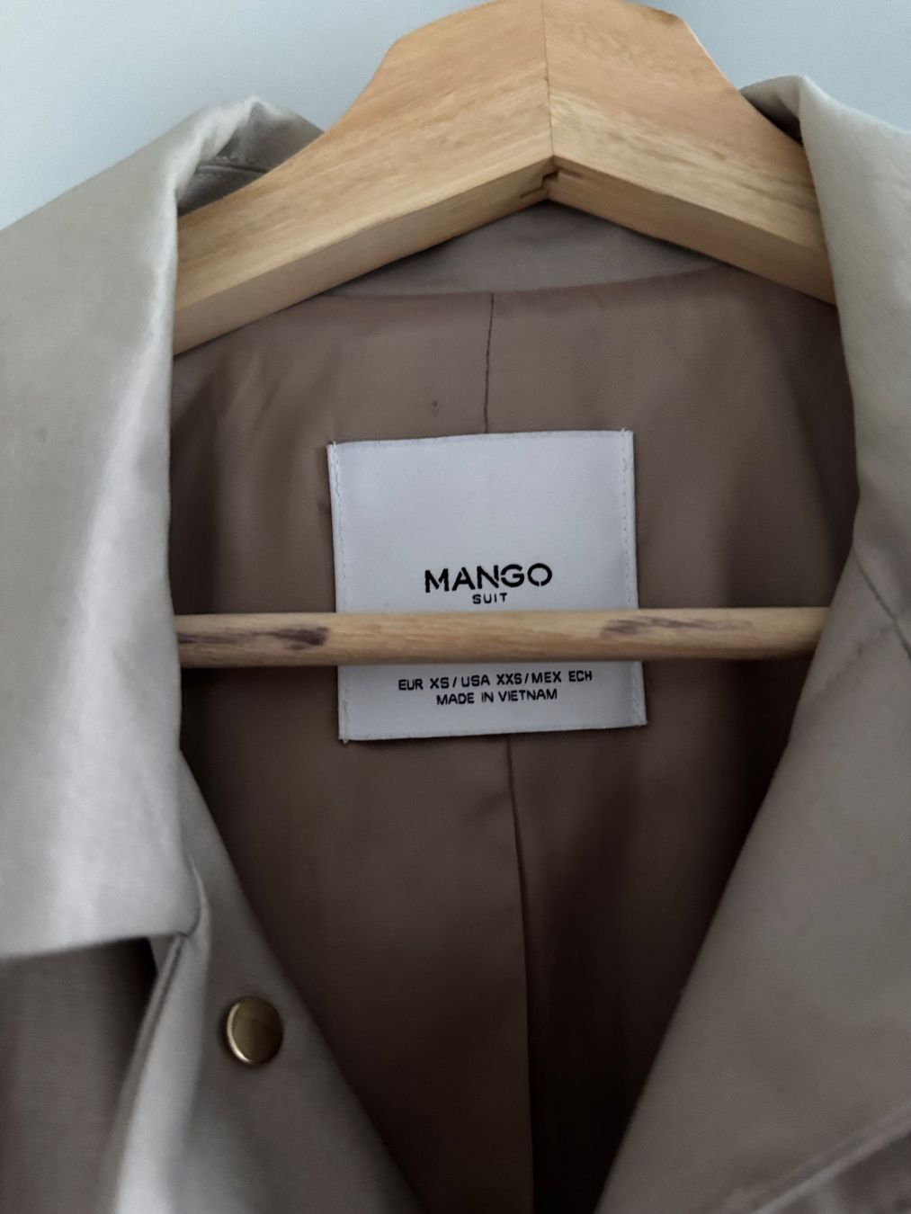 Mango Cappotti: Trenchcoat / Übergangsmantel beige – Usato da Montlingen venduto da timolino12 2