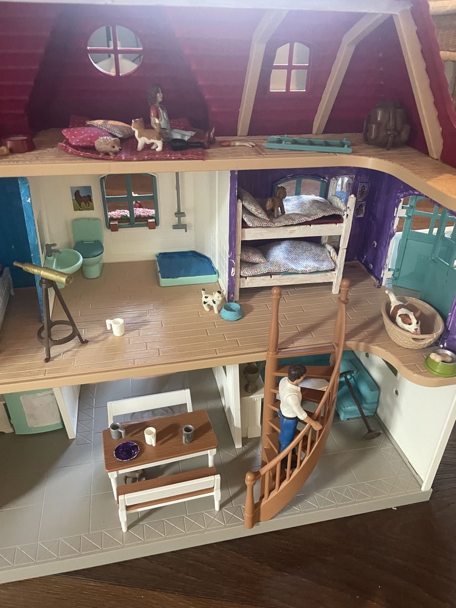 Schleich Giocattoli: Schleich Haus und Stall – Usato da Meiringen venduto da Maersk 4