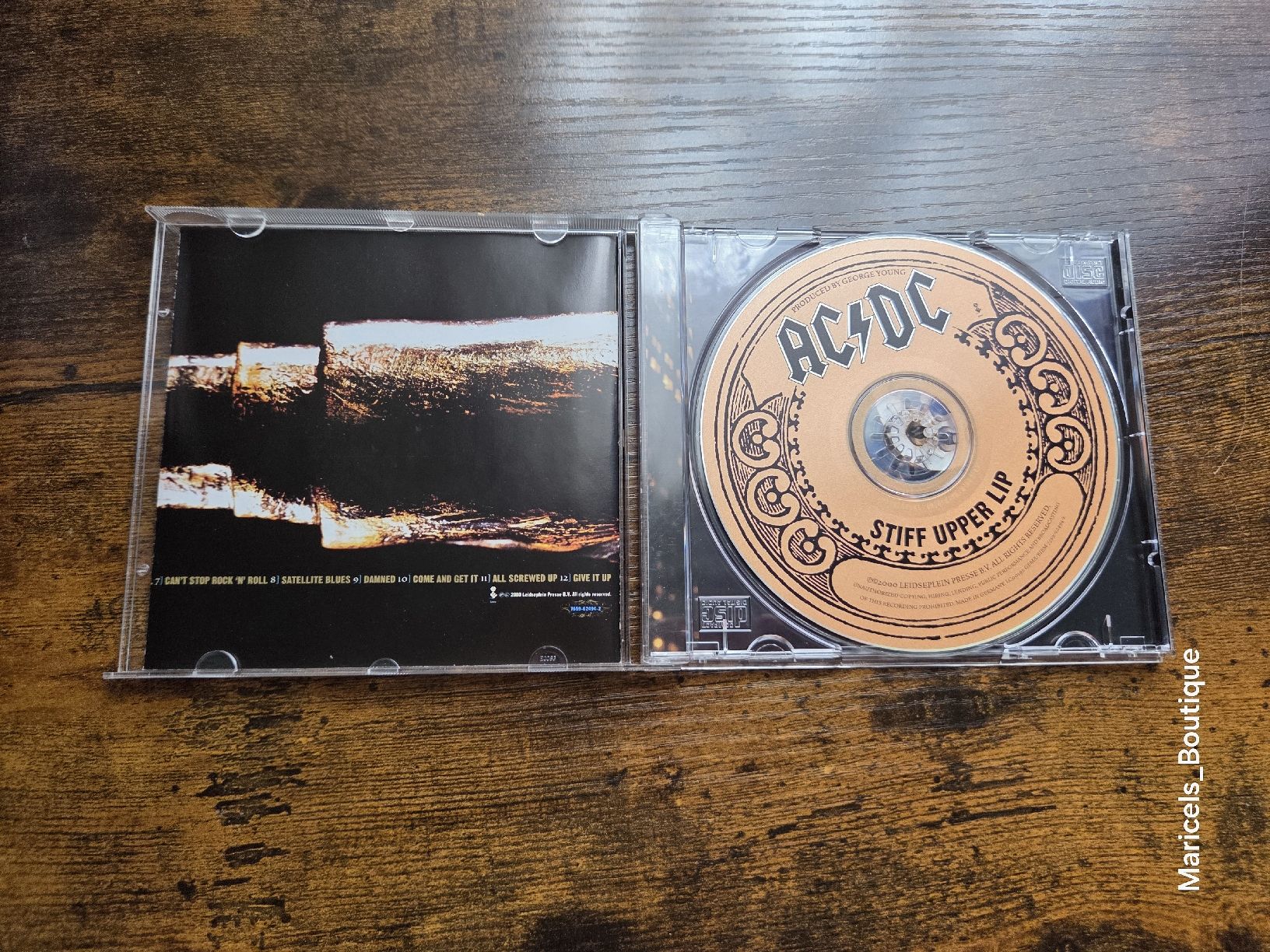 CDs: AC/DC Stiff Upper Lip CD Album good condition – Gebraucht aus Winterthur von Maricels_Boutique 1