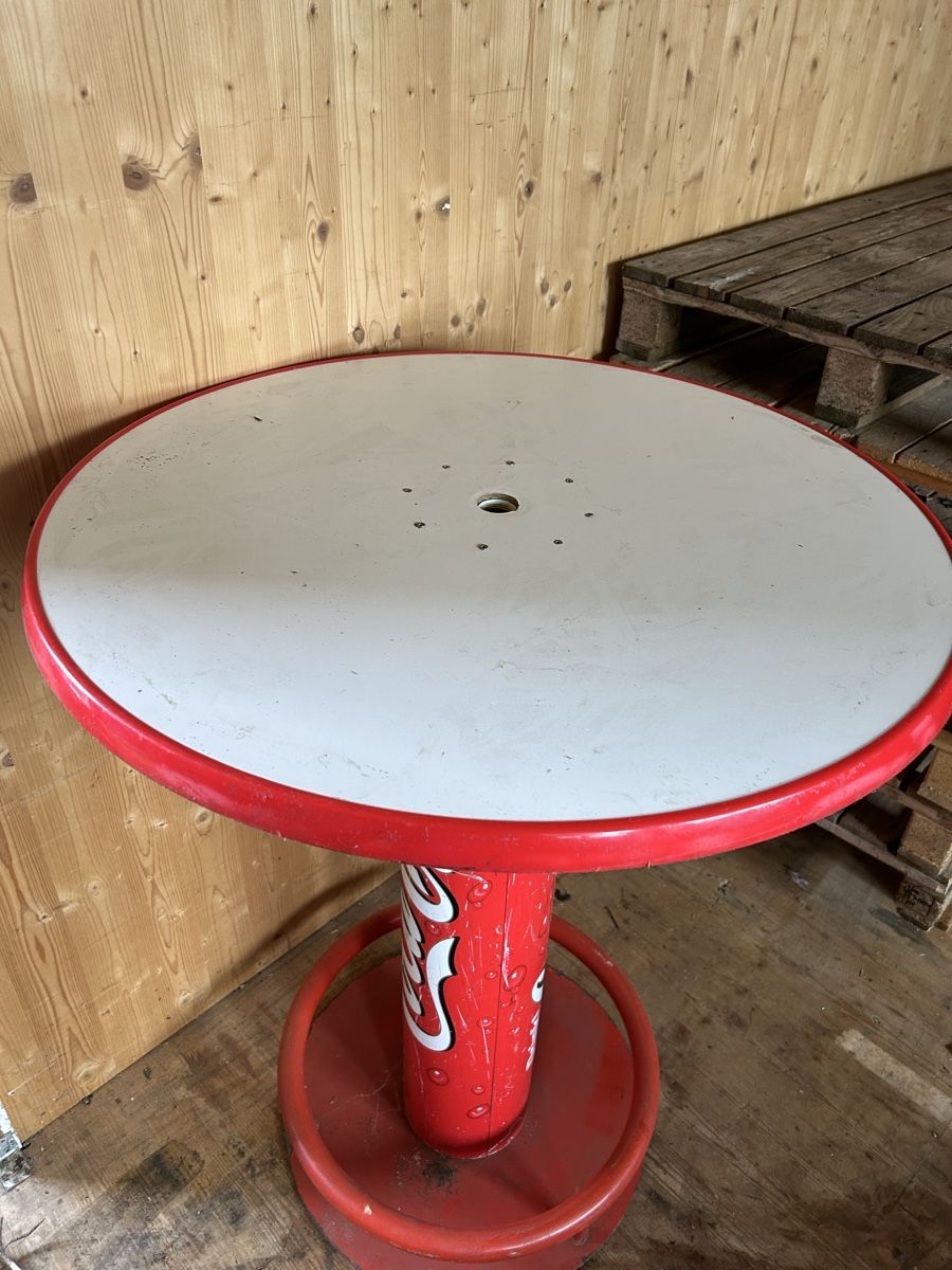 Tavoli: Coca-Cola Stehtisch, Bar-Tisch – Usato da Merenschwand venduto da Jacqueline99