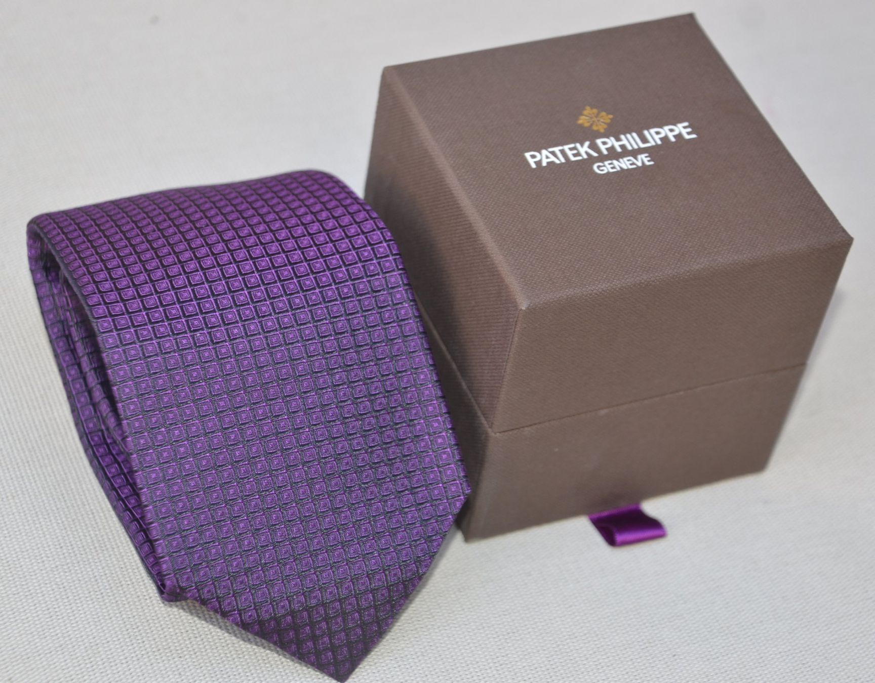 Patek Philippe Cravatte: Krawatte / cravate Philippe Patek 2023 – Usato da Collonges venduto da Auganien 3