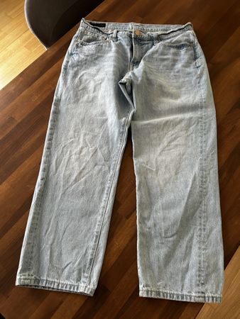 NEU ZARA Z1975 Cropped Jeans mit mittelhohem Bund, Gr.42