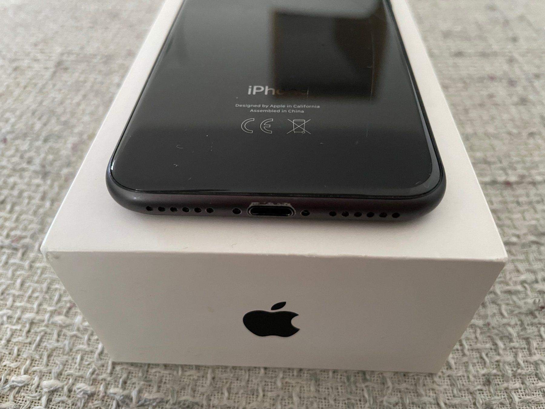 Apple Handys / Smartphones: iPhone 8 - black - 64GB - läuft einwandfrei – Gebraucht aus Adligenswil von  5