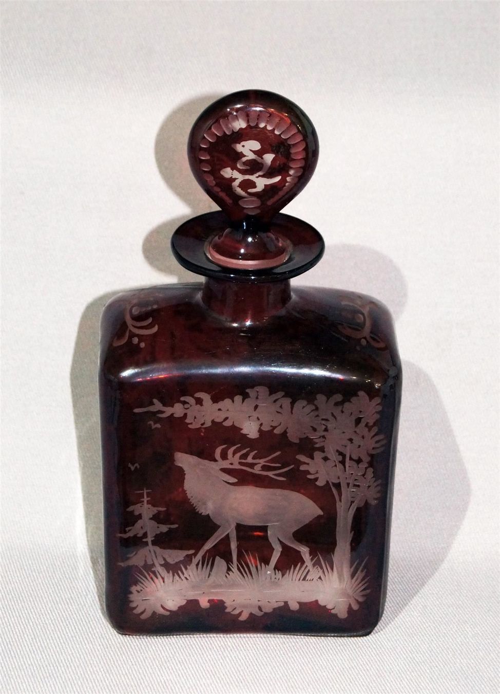 Bottiglie: Antike rote Flasche aus Böhmischem Überfangglas – Usato da Geroldswil venduto da ARTEFACTO