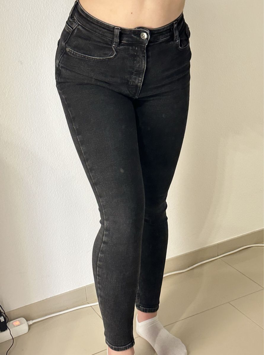 Jeans: Schwarze Skinny Jeans von Pull and Bear – Neu (gemäss Beschreibung) aus Oberwil BL von viviii.mz 2