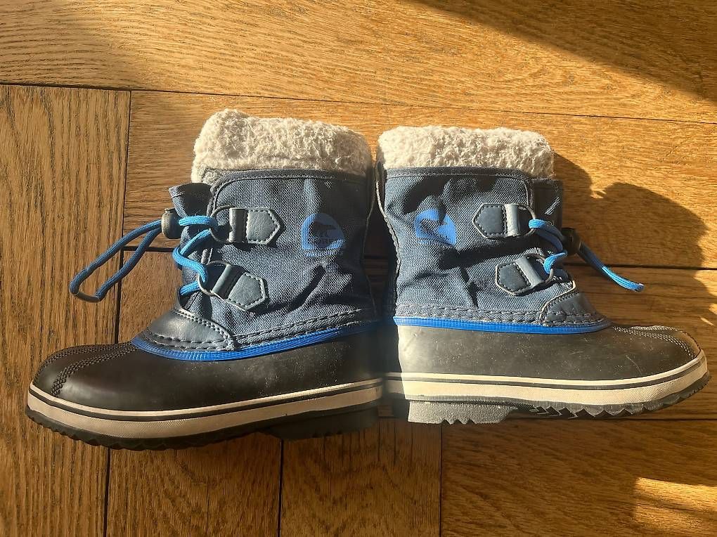 Scarpe per ragazzi: Sorel Winterstiefel Schneestiefel 30 – Usato da Basel venduto da mos_2xxs