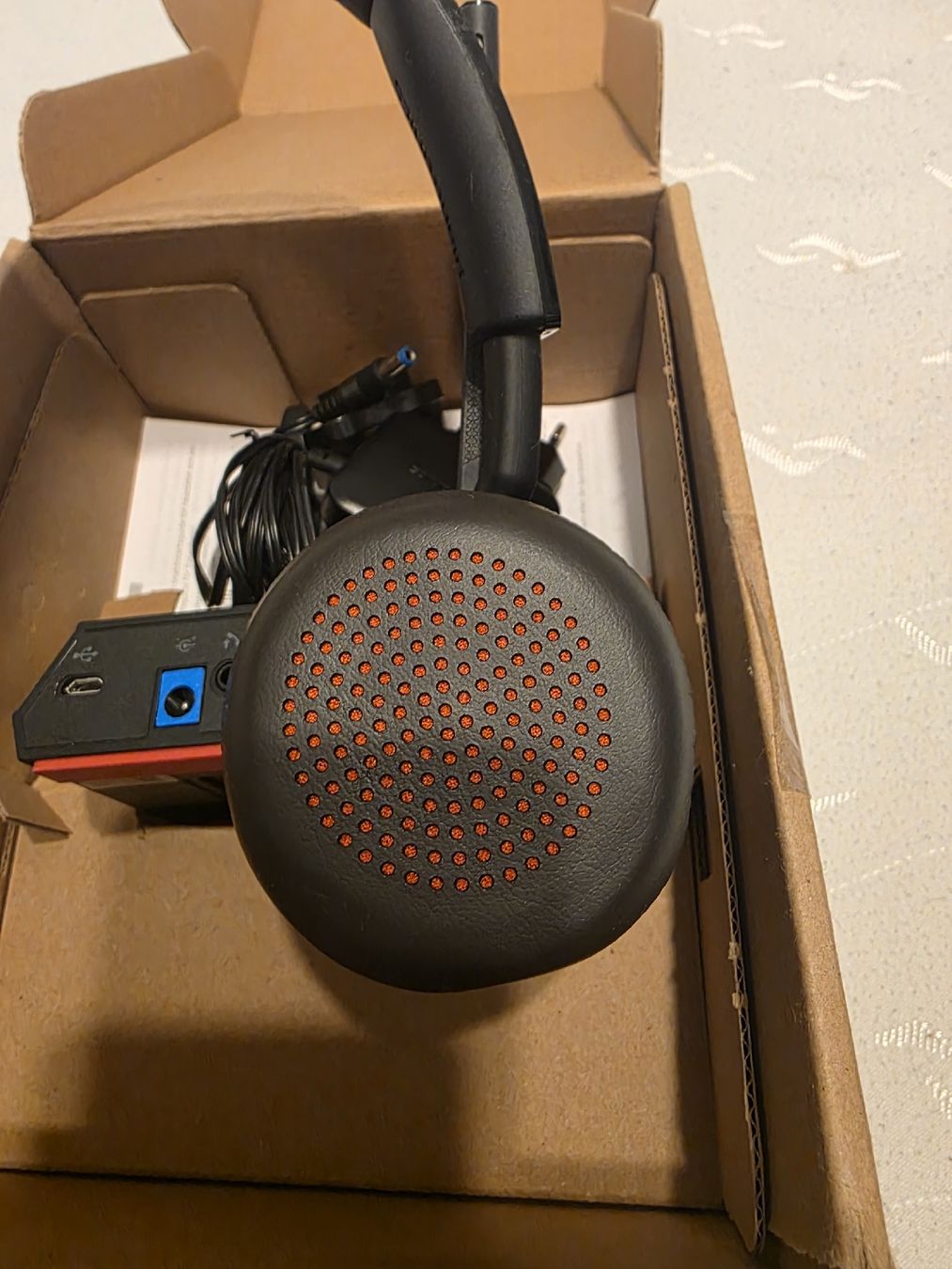Plantronics Cuffie: Plantronics Headset V4210 CD mit Basisstation gebraucht – Usato da Untersiggenthal venduto da HK-D 3
